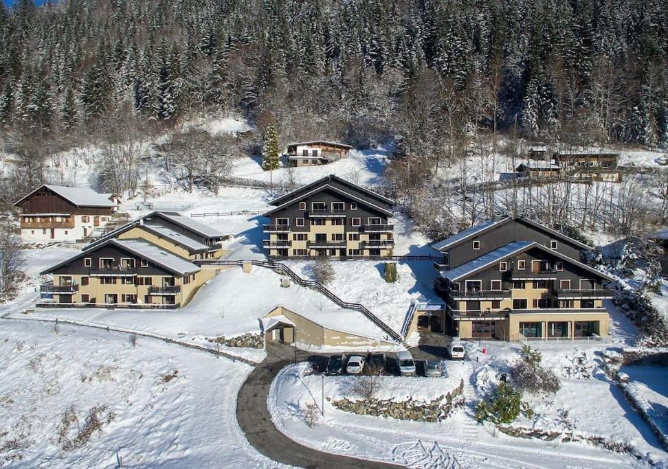 Appartement Dans Chalet Avec Piscine Couverte แซ็งต์-แฌร์เวส์-เลส์-แบ็งส์ ภายนอก รูปภาพ
