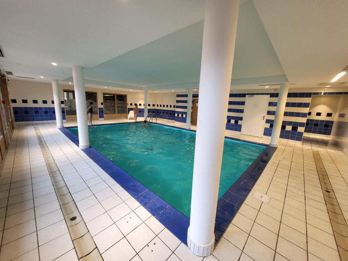 Appartement Dans Chalet Avec Piscine Couverte แซ็งต์-แฌร์เวส์-เลส์-แบ็งส์ ภายนอก รูปภาพ