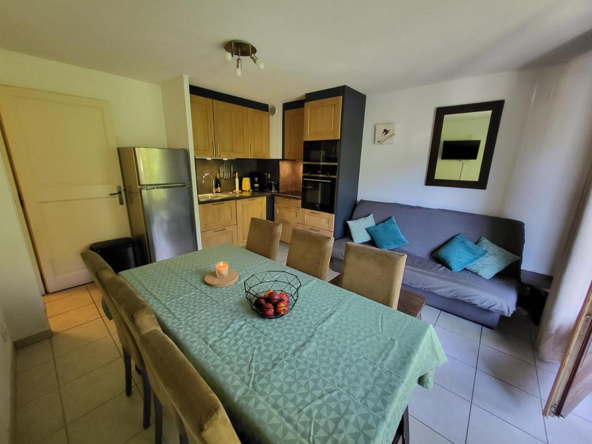 Appartement Dans Chalet Avec Piscine Couverte แซ็งต์-แฌร์เวส์-เลส์-แบ็งส์ ภายนอก รูปภาพ