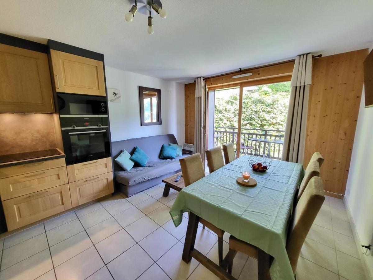 Appartement Dans Chalet Avec Piscine Couverte แซ็งต์-แฌร์เวส์-เลส์-แบ็งส์ ภายนอก รูปภาพ