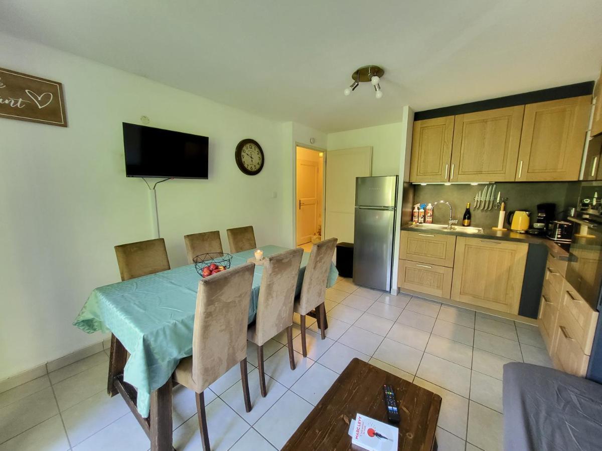 Appartement Dans Chalet Avec Piscine Couverte แซ็งต์-แฌร์เวส์-เลส์-แบ็งส์ ภายนอก รูปภาพ
