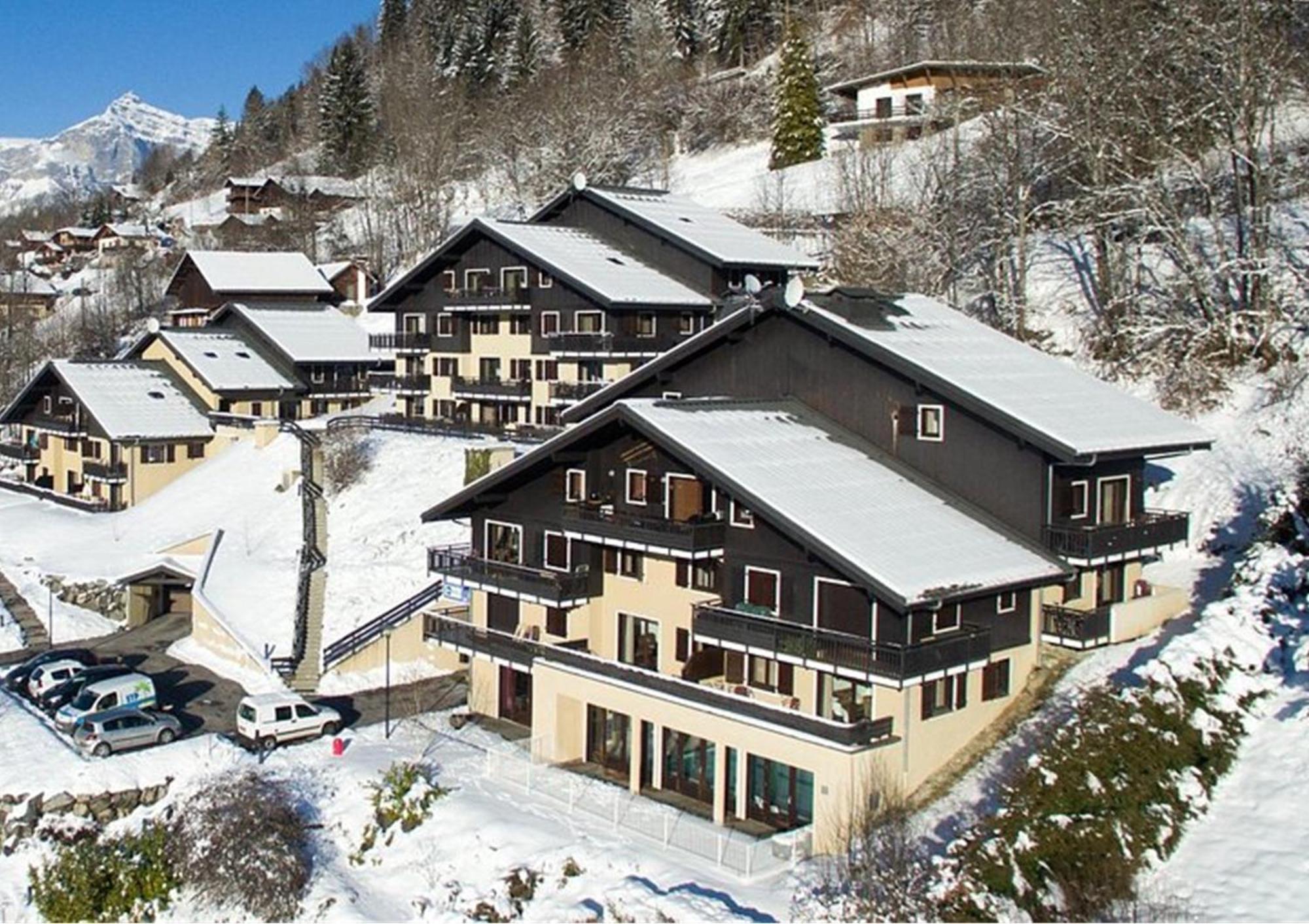 Appartement Dans Chalet Avec Piscine Couverte แซ็งต์-แฌร์เวส์-เลส์-แบ็งส์ ภายนอก รูปภาพ